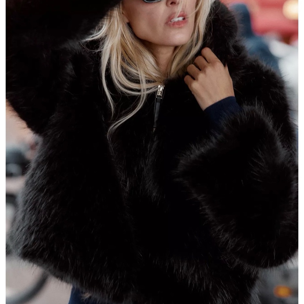Zara Fuzzy Black hooded jacket